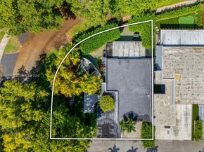 18805 W Lake Drive, Hialeah FL 33015