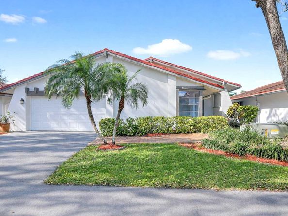 661 Hollows Circle, Deerfield Beach FL 33442