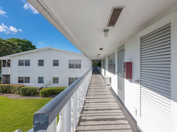 393 Windsor, West Palm Beach FL 33417