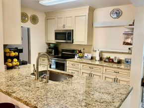 912 SW 9th Street Circle 105, Boca Raton FL 33486