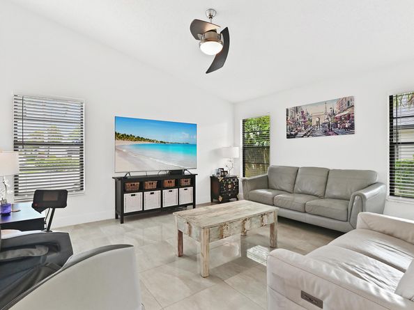 4383 Willow Pond Circle, West Palm Beach FL 33417