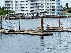 231 E Lantana Road 202, Lantana FL 33462