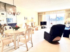 231 E Lantana Road 202, Lantana FL 33462