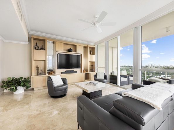 111 SE 8th Ave PH1701, Fort Lauderdale FL 33301