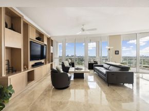 111 SE 8th Ave PH1701, Fort Lauderdale FL 33301