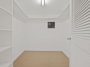 369 S Lake Drive 2e, Palm Beach FL 33480