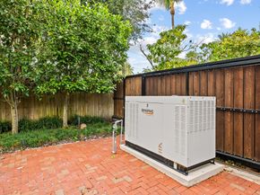 11350 NW 6th St, Plantation FL 33325