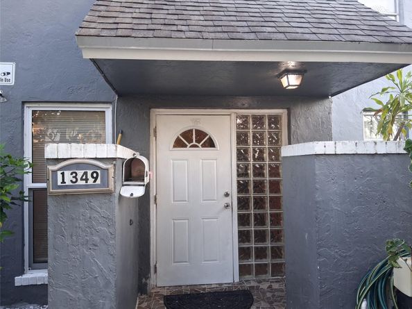 1349 Seaview, North Lauderdale FL 33068