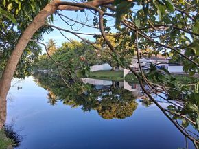 1349 Seaview, North Lauderdale FL 33068