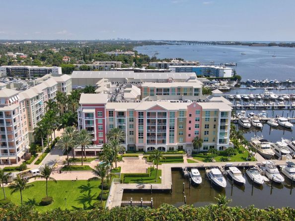 806 E Windward Way 217, Lantana FL 33462