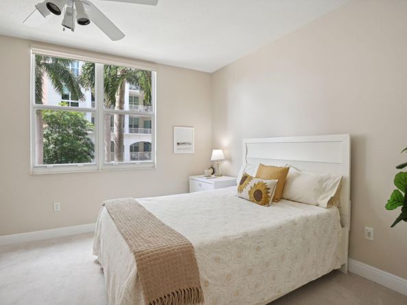 806 E Windward Way 217, Lantana FL 33462