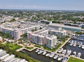 806 E Windward Way 217, Lantana FL 33462