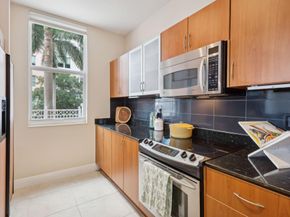 806 E Windward Way 217, Lantana FL 33462