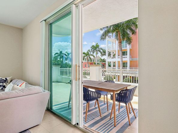 806 E Windward Way 217, Lantana FL 33462