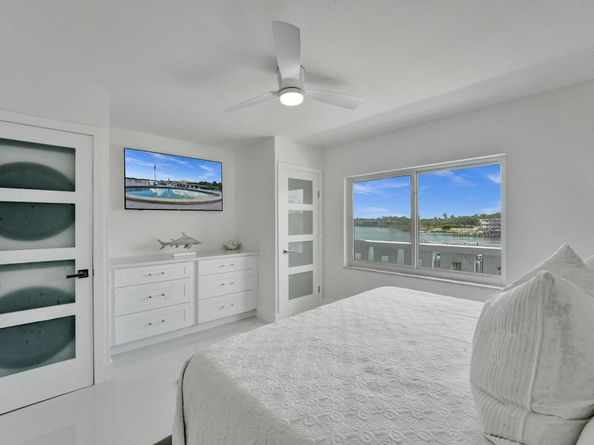 231 E Lantana Road 304, Lantana FL 33462