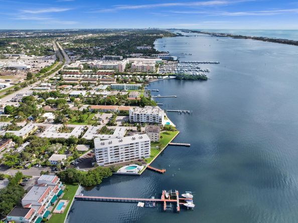 231 E Lantana Road 304, Lantana FL 33462