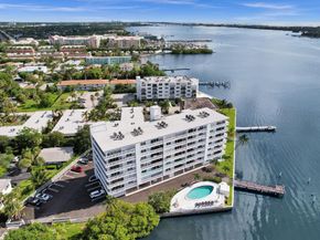 231 E Lantana Road 304, Lantana FL 33462