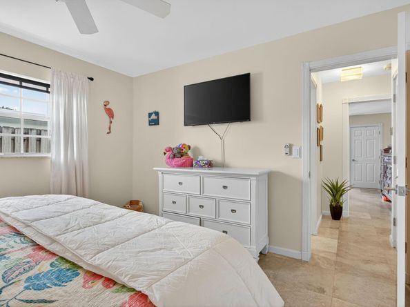 2534 SE 14th Street, Pompano Beach FL 33062