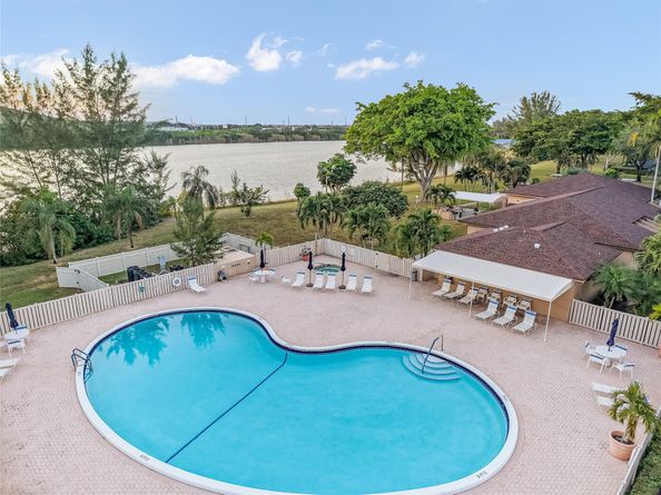 4550 NW 18th Ave 604, Deerfield Beach FL 33064