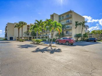 896 N Federal Highway