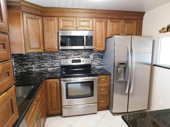 9580 Sunrise Lakes Blvd 202, Sunrise FL 33322