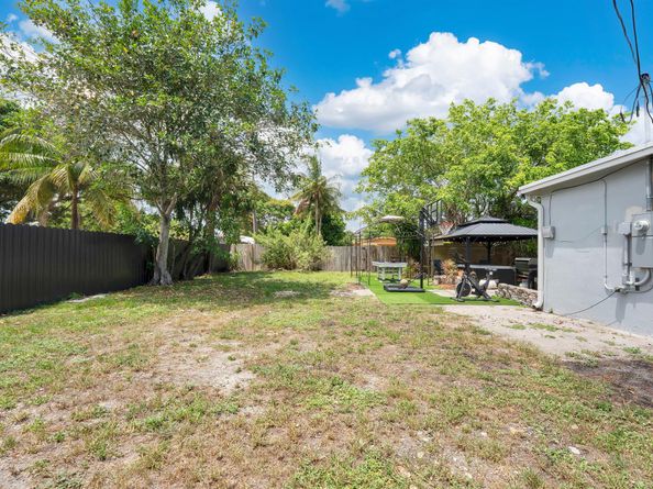 1841 NW 26th Avenue, Fort Lauderdale FL 33311