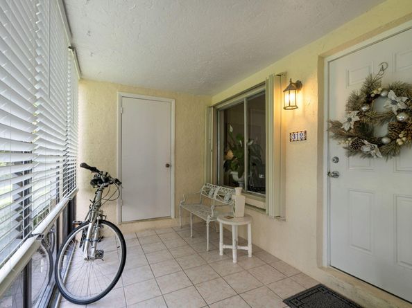 312 Knotty Pine Circle C1, Greenacres FL 33463
