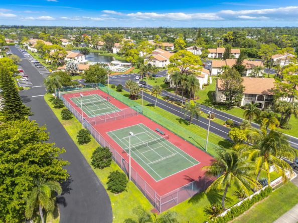 312 Knotty Pine Circle C1, Greenacres FL 33463