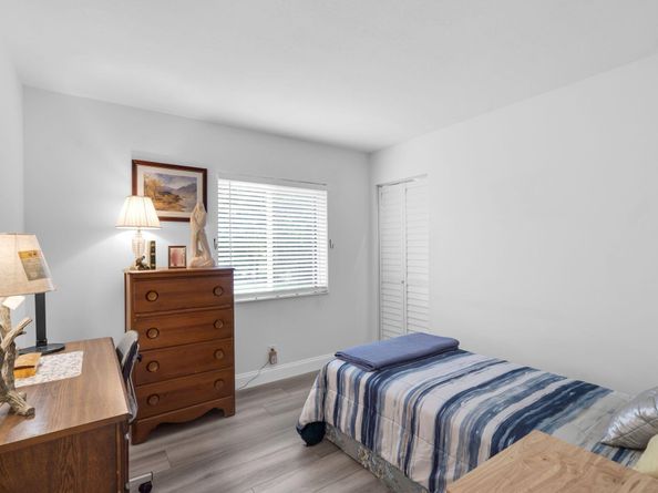 312 Knotty Pine Circle C1, Greenacres FL 33463