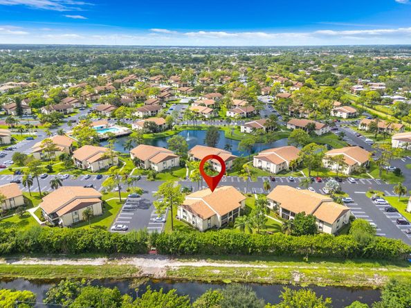 312 Knotty Pine Circle C1, Greenacres FL 33463