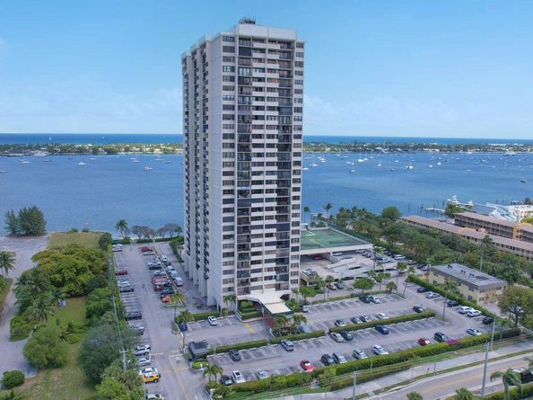 5600 N Flagler Drive 801, West Palm Beach FL 33407