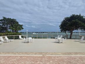 5600 N Flagler Drive 801, West Palm Beach FL 33407