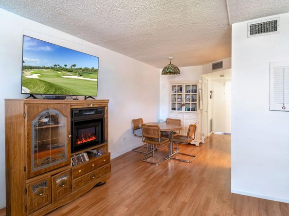 9061 Sunrise Lakes Blvd 109, Sunrise FL 33322