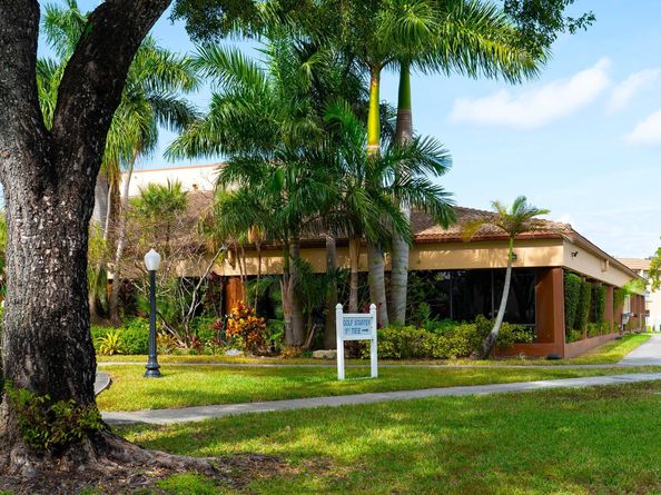 9061 Sunrise Lakes Blvd 109, Sunrise FL 33322