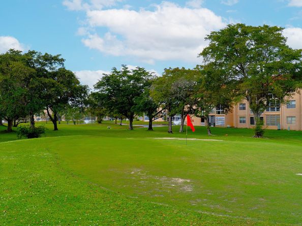 9061 Sunrise Lakes Blvd 109, Sunrise FL 33322