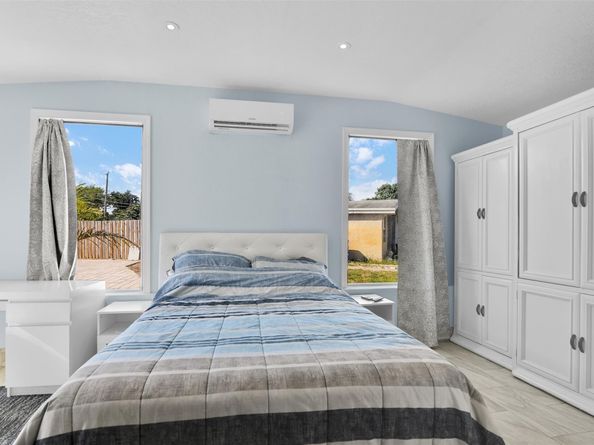 1814 NE 53rd Ct, Pompano Beach FL 33064