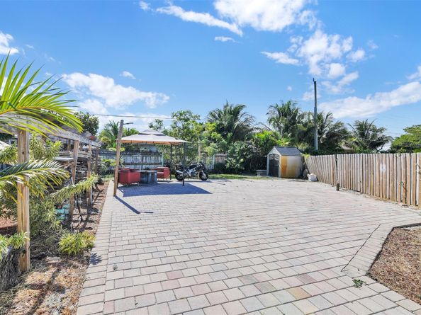 1814 NE 53rd Ct, Pompano Beach FL 33064