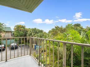 1805 Fairview Villas Drive 3, Palm Springs FL 33406