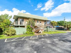 1805 Fairview Villas Drive 3, Palm Springs FL 33406