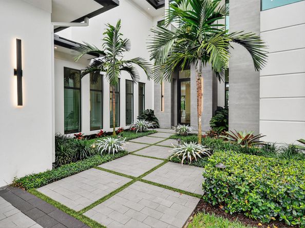 2085 Vitex Lane, North Palm Beach FL 33408