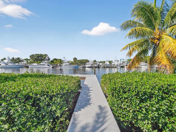 2085 Vitex Lane, North Palm Beach FL 33408