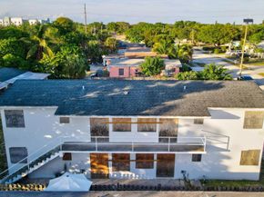 124/122 SW 8th Avenue, Delray Beach FL 33444