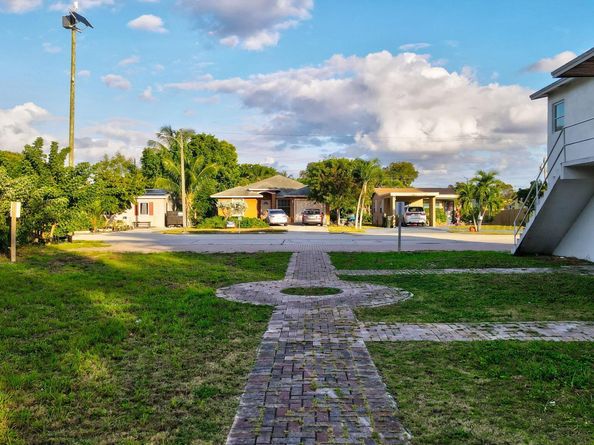 124/122 SW 8th Avenue, Delray Beach FL 33444