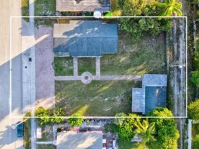 124/122 SW 8th Avenue, Delray Beach FL 33444