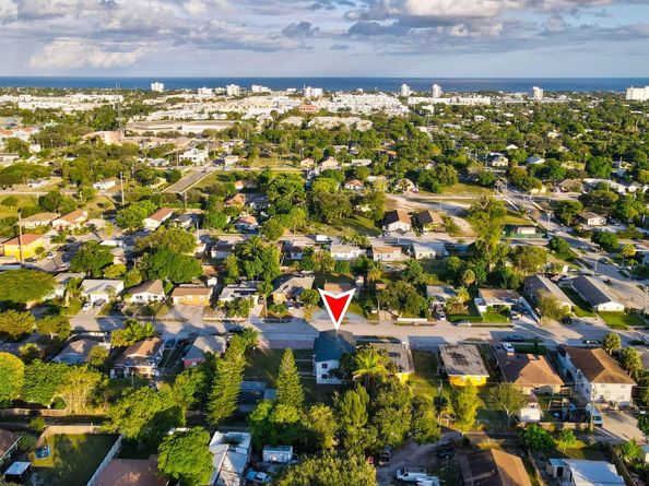 124/122 SW 8th Avenue, Delray Beach FL 33444