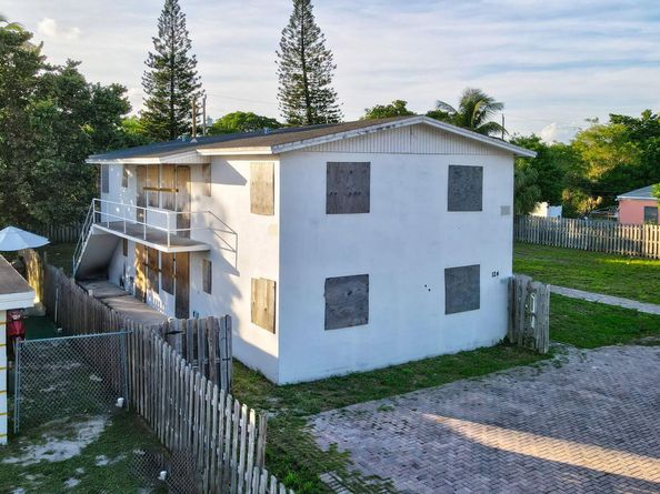 124/122 SW 8th Avenue, Delray Beach FL 33444