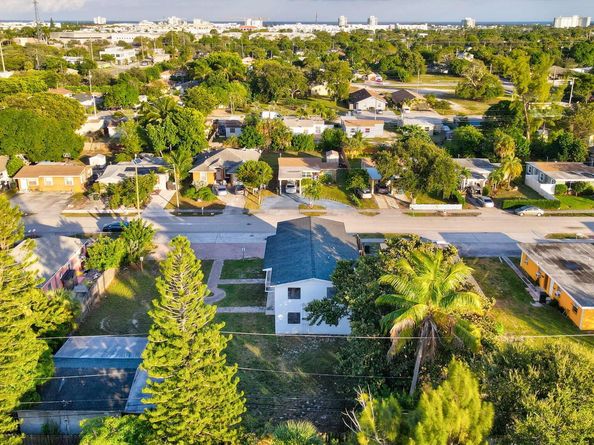 124/122 SW 8th Avenue, Delray Beach FL 33444