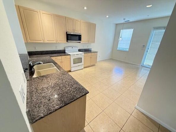 221 Greenwich Circle 208, Jupiter FL 33458