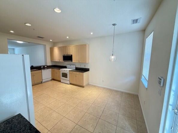 221 Greenwich Circle 208, Jupiter FL 33458