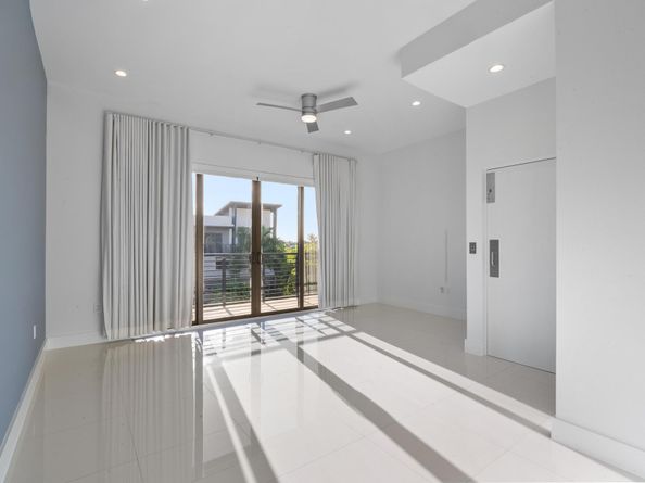 180 SE 4th Terrace, Pompano Beach FL 33060